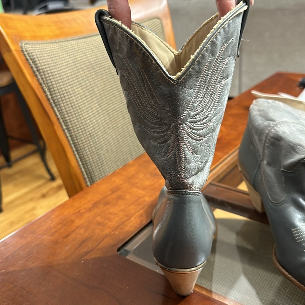 Vintage grey leather phoenix embroidered stitched cowgirl boots with wooden heel - Picture 8 of 12
